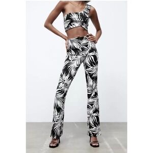 ZARA Matching Set High Waist‎ Flare Pants and Top B&W Plam Print Jacquard Size M
